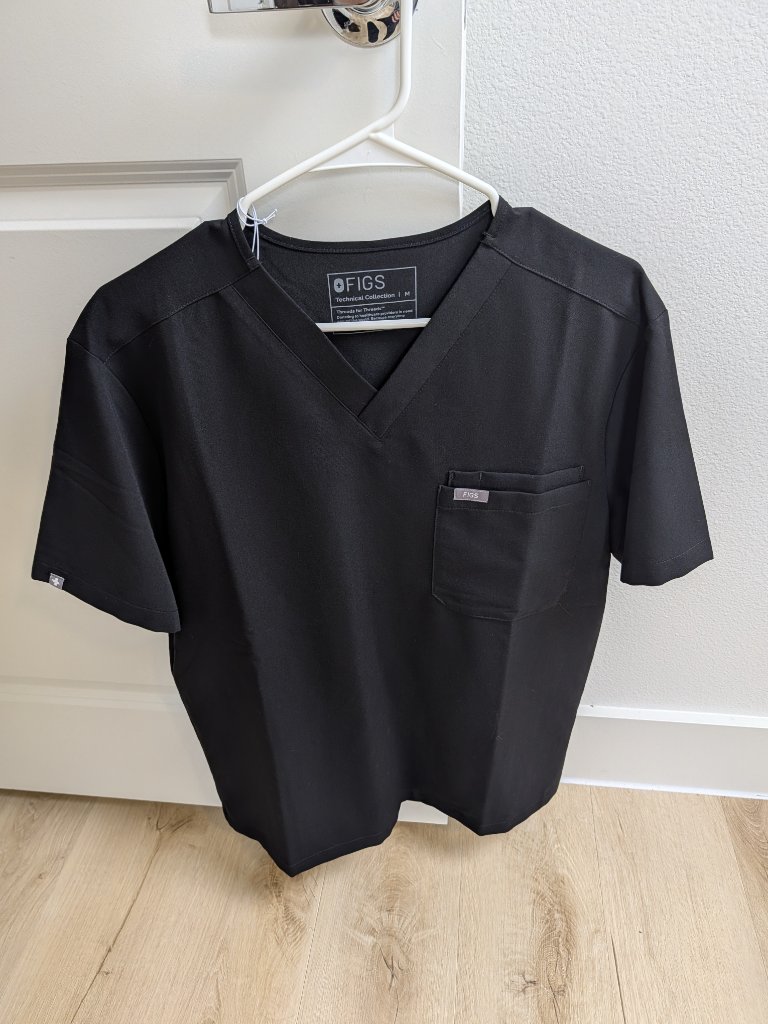 Figs Black Leon - Three-Pocket Scrub Top And Black Pisco - Basic Scrub Pants